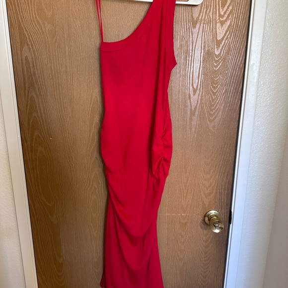 Michael Stars-EVEREVE red one shoulder dress. - Picture 2 of 2